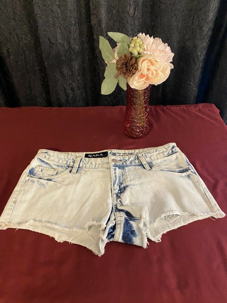 NARA Women's Low Rise Cutoff Shorts Size 8
